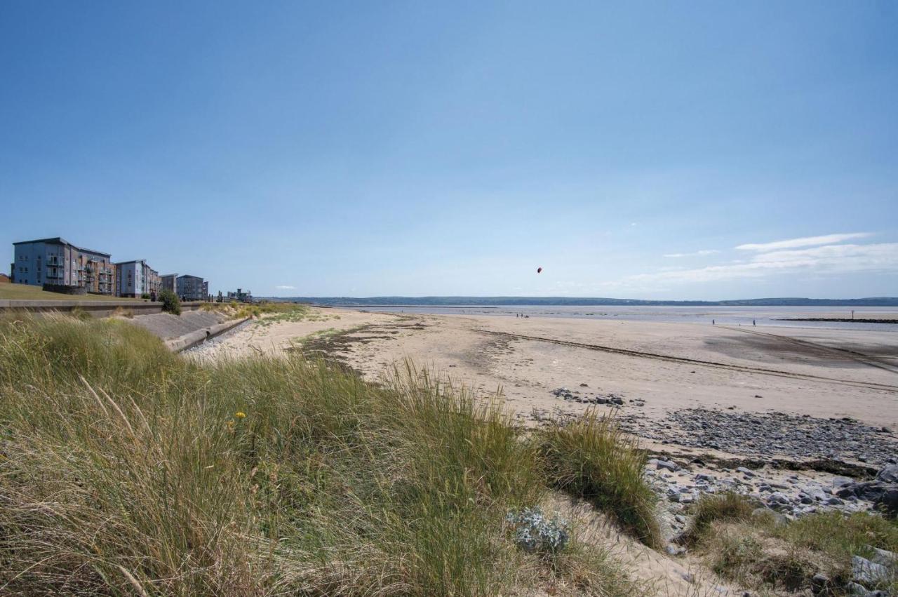 Beach View - 2 Bedroom Apartment - Llanelli Extérieur photo