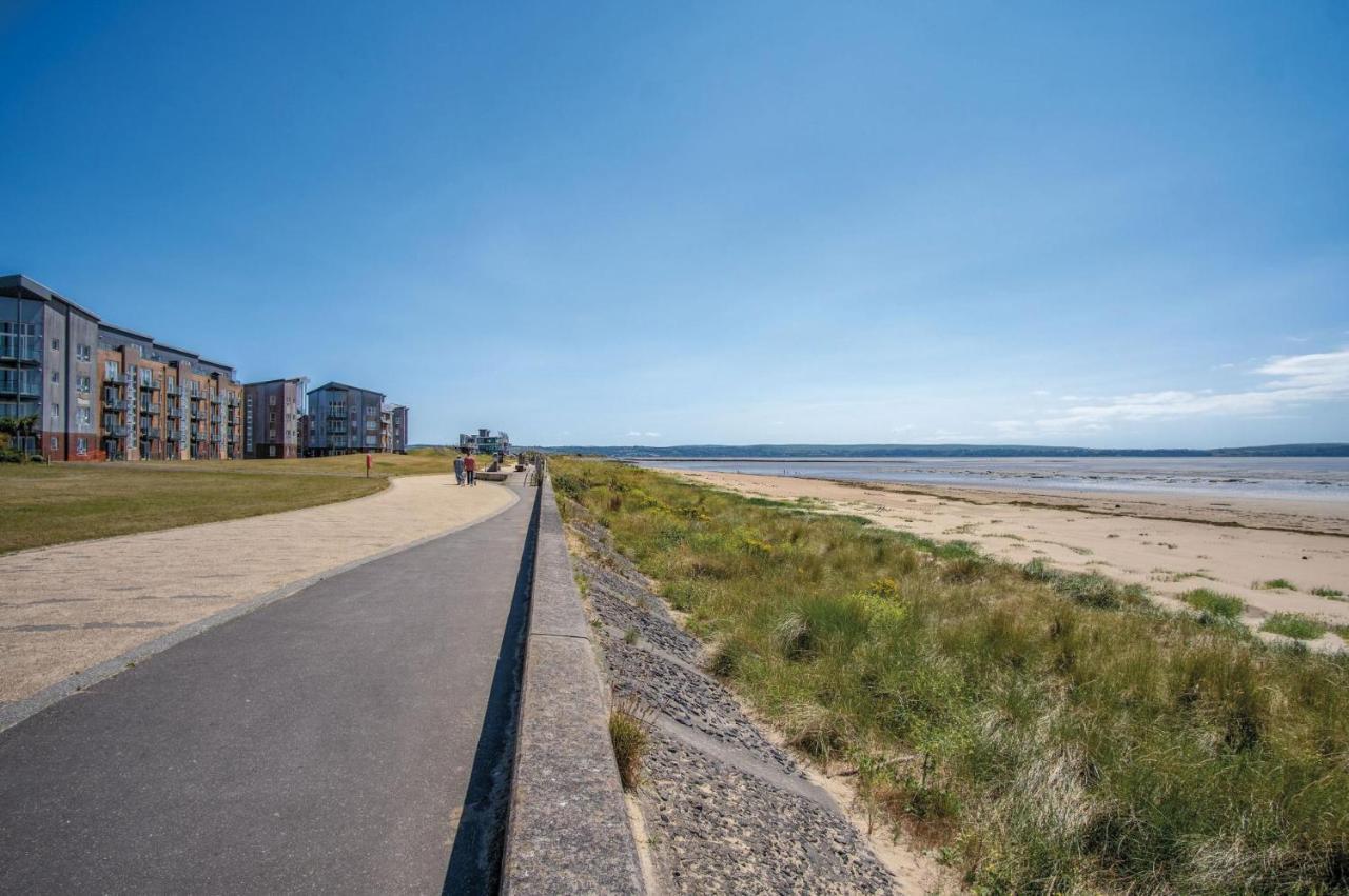 Beach View - 2 Bedroom Apartment - Llanelli Extérieur photo