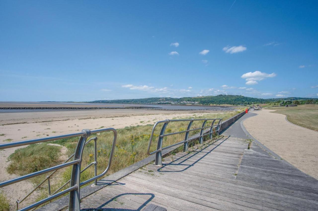 Beach View - 2 Bedroom Apartment - Llanelli Extérieur photo