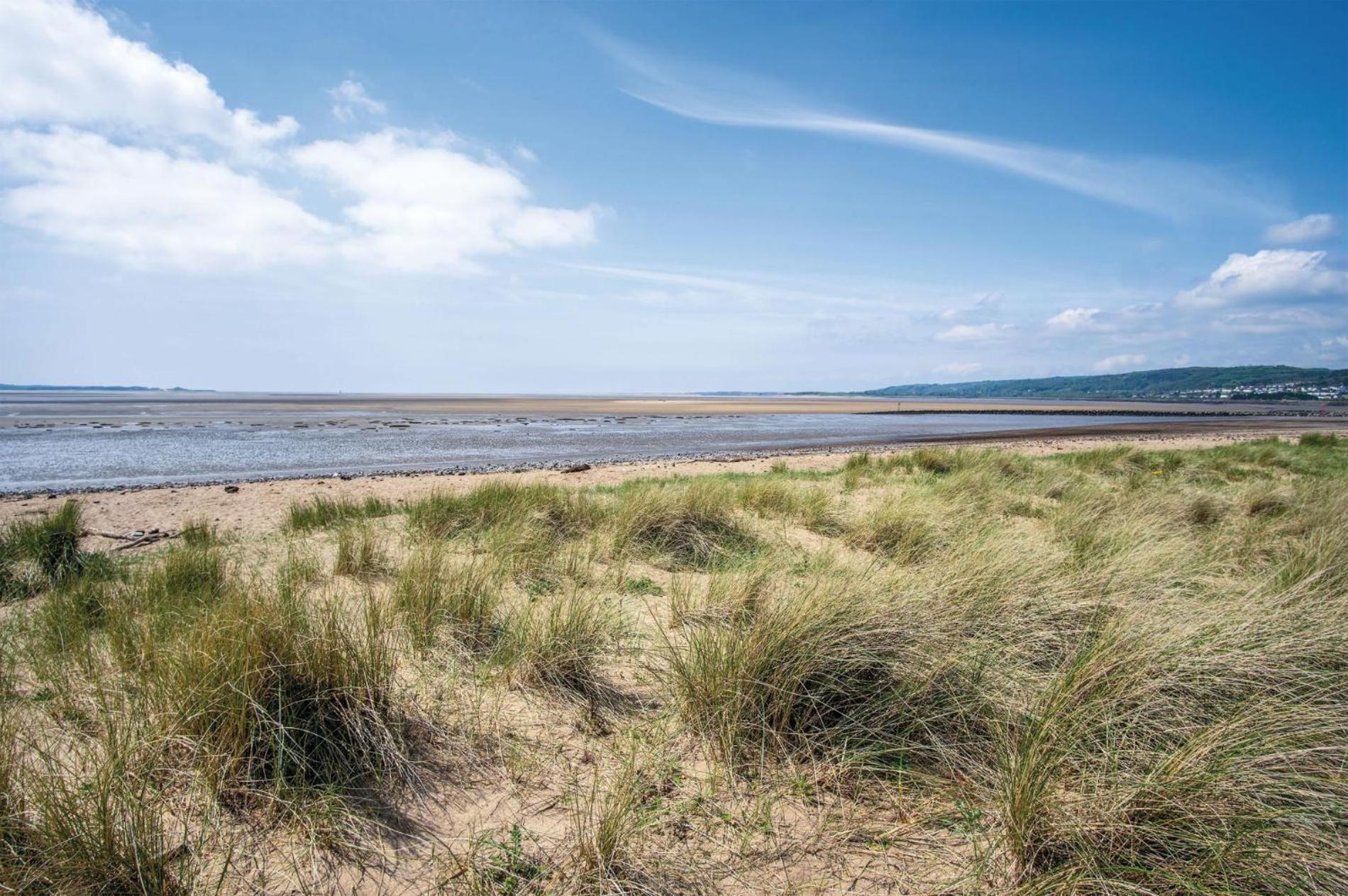 Beach View - 2 Bedroom Apartment - Llanelli Extérieur photo